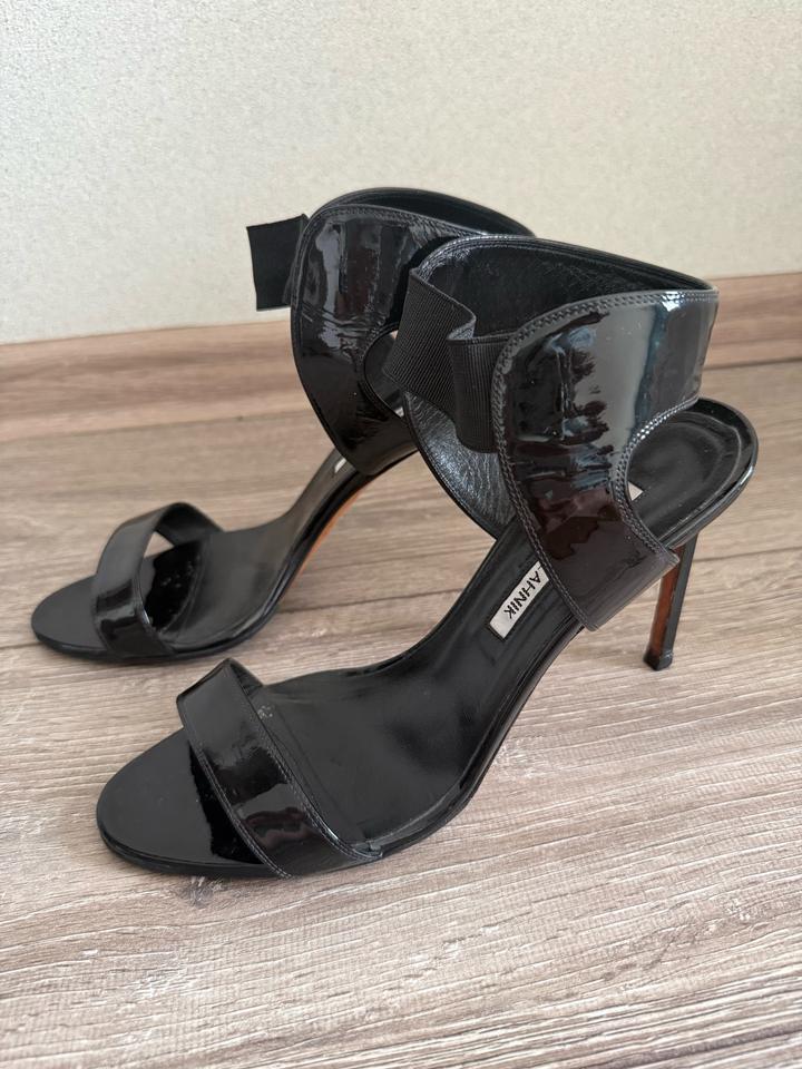 Босоножки Manolo Blahnik