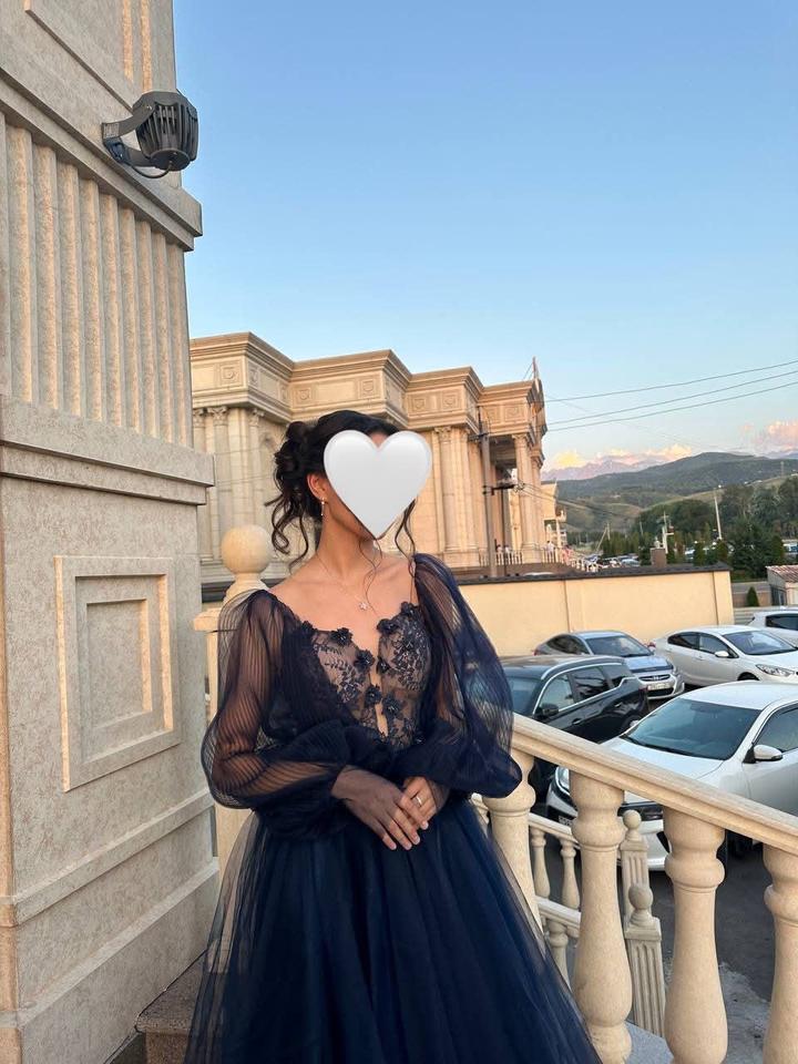 sposa Вечернее платье с пышными рукавами и открытой спиной