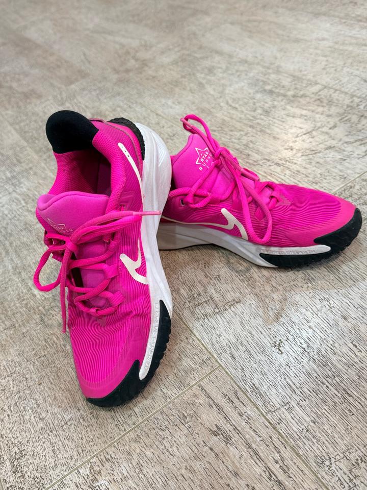 Кроссовки Nike Star Runner