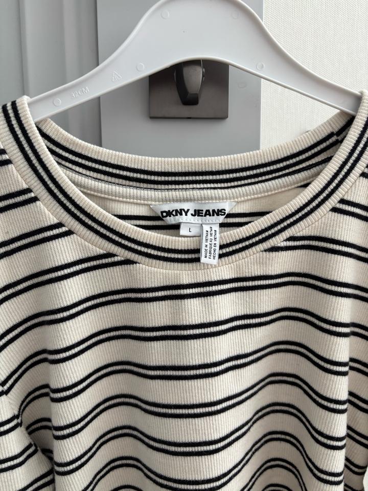 DKNY