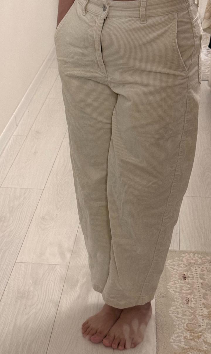 Вельветовые брюки от uniqlo с коллоборацией с Comptoir des Cotonniers .