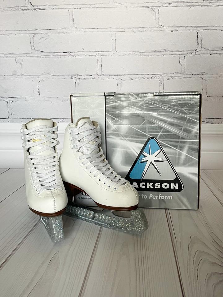 Коньки фигурные Jackson