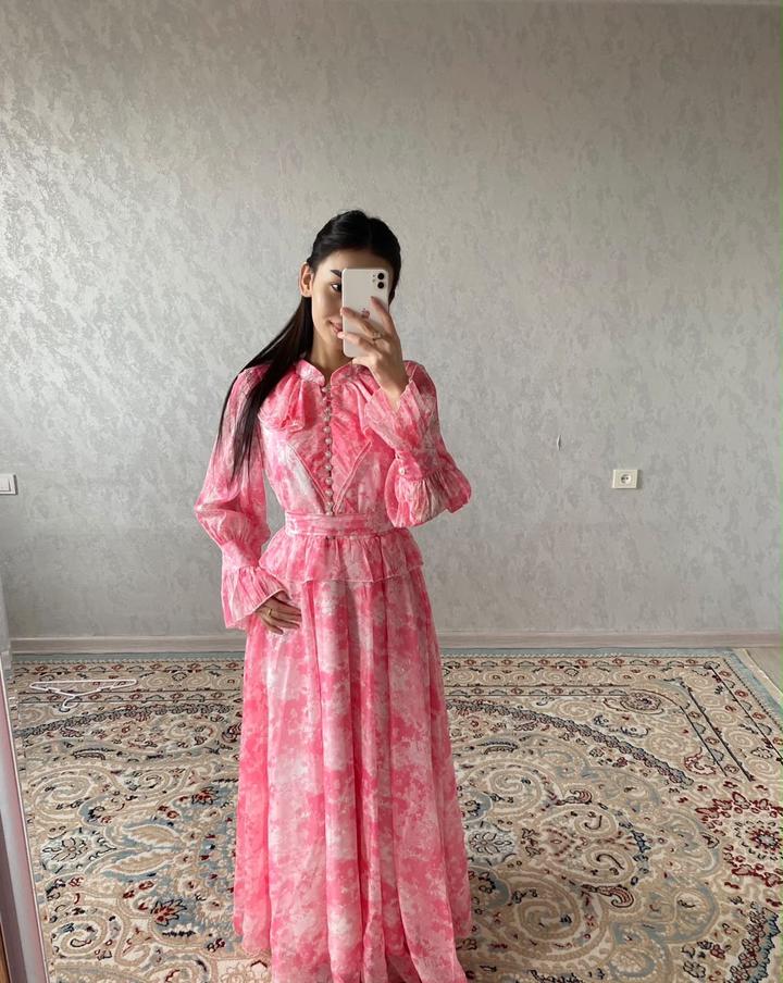 Длинное платье с воланами