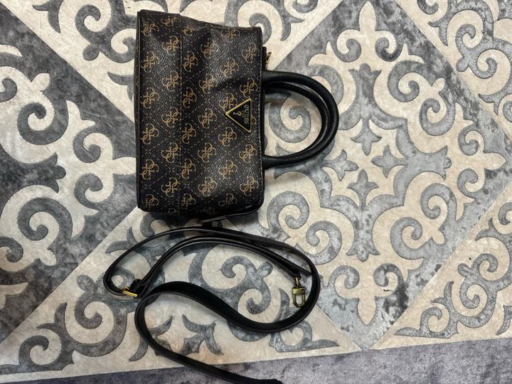 Сумка Guess
