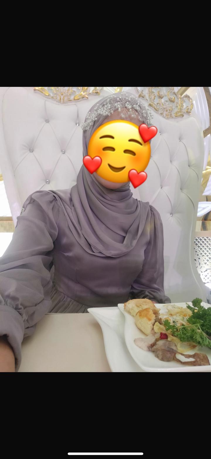 Платье с длинными рукавами