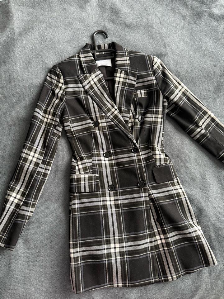 Продам платье-пиджак Bershka