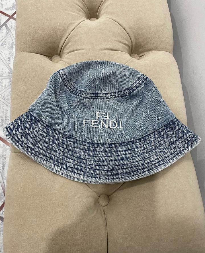 Панама Fendi