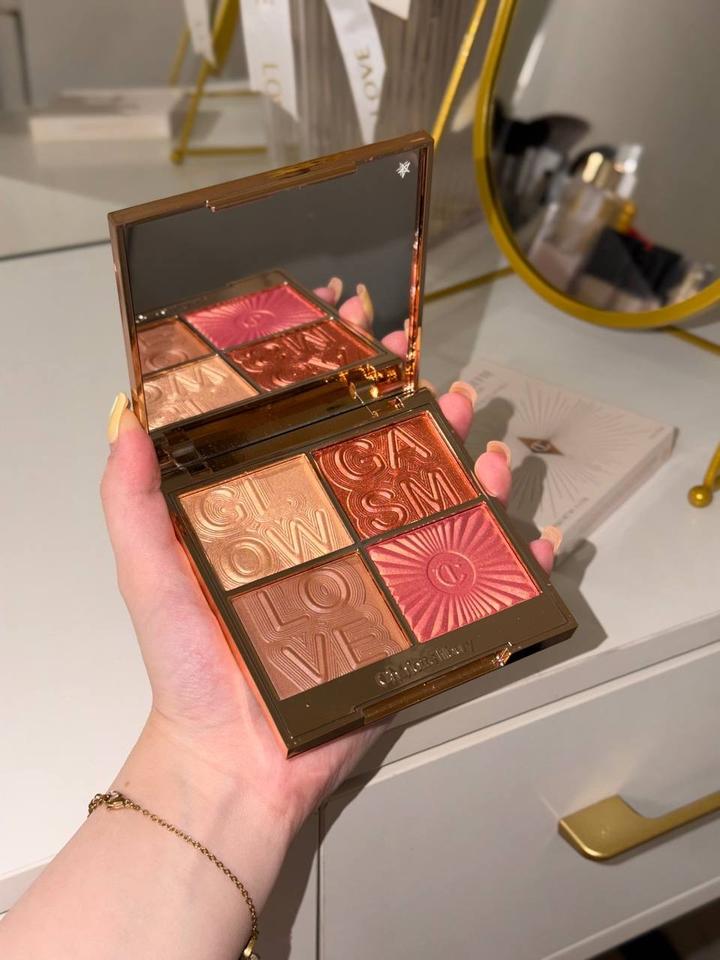 Палетка Charlotte Tilbury Glowgasm
