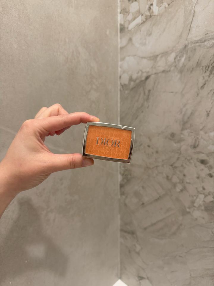 Румяна Dior Rosy Glow 004 Coral
