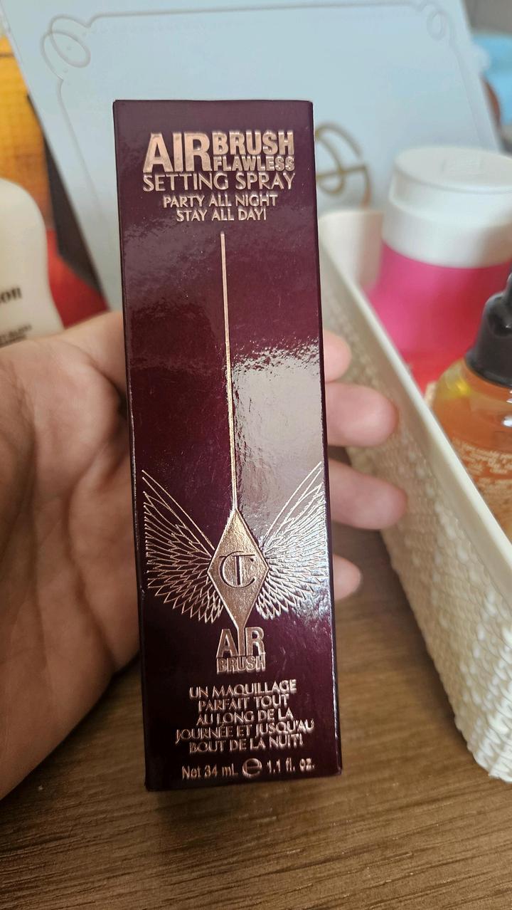 Фиксатор макияжа Charlotte Tilbury Airbrush Flawless Setting Spray