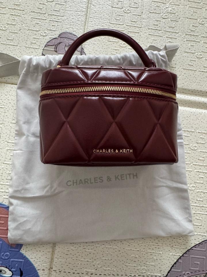 Сумка Charles & Keith