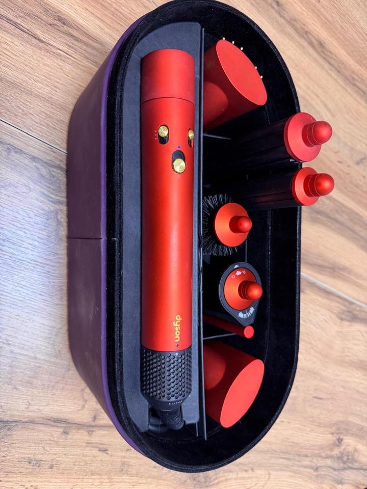 Стайлер для волос Dyson