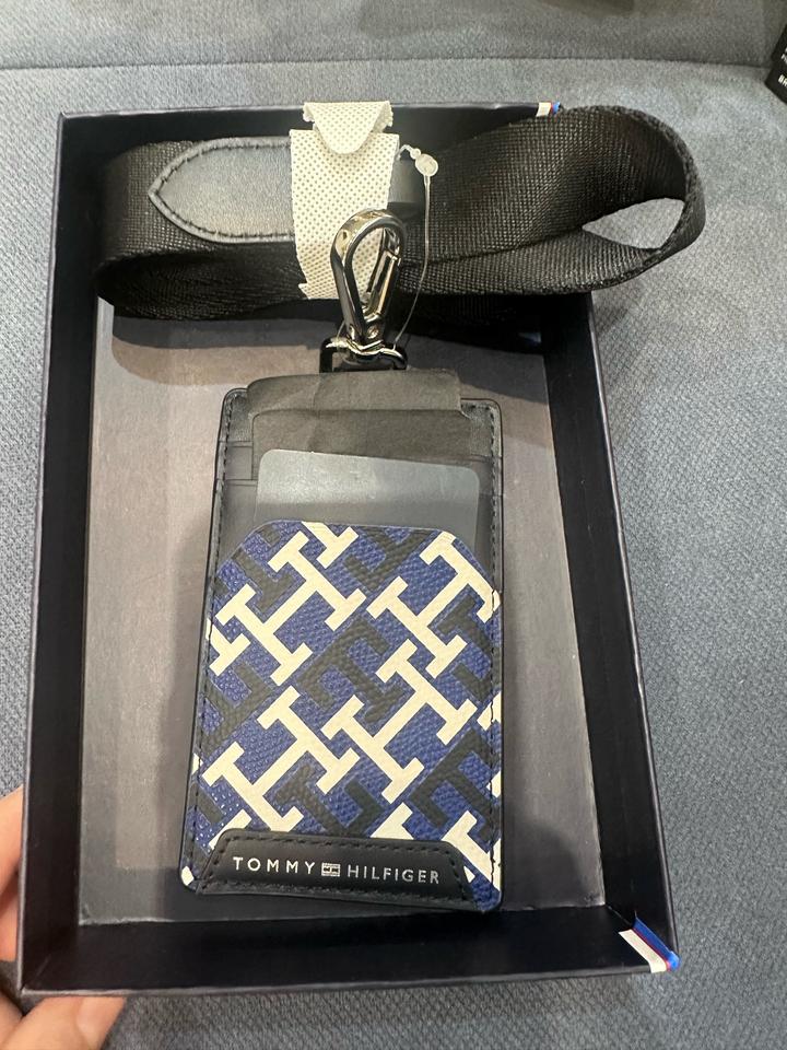 Tommy Hilfiger