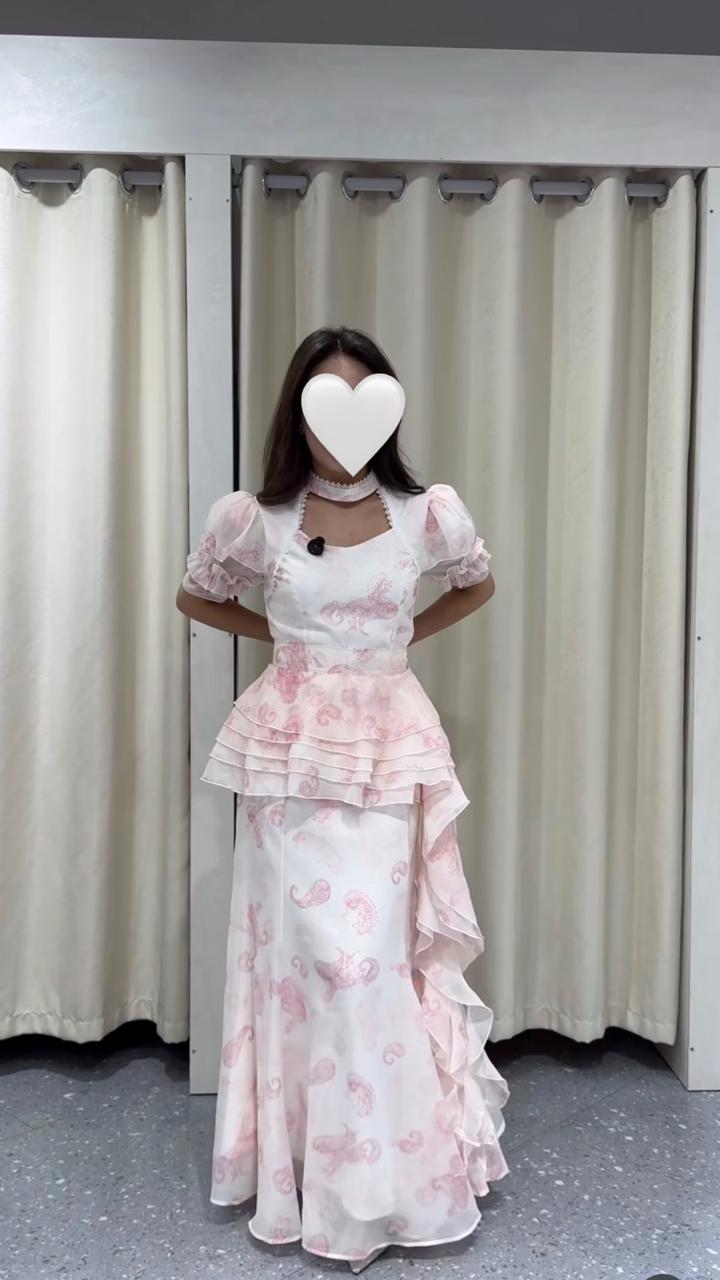 NoName Платье с баской и пышными рукавами