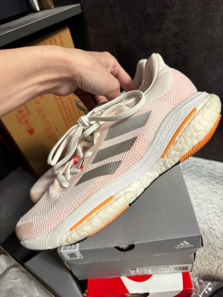 Женские кроссовки adidas Solar Glide