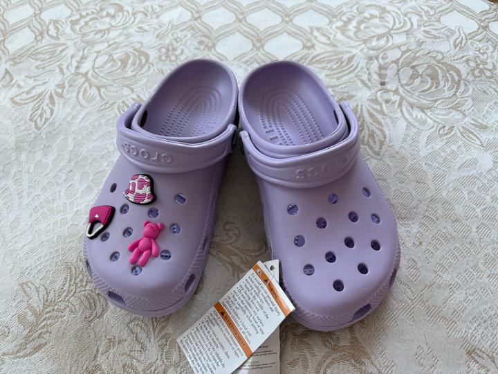 Crocs