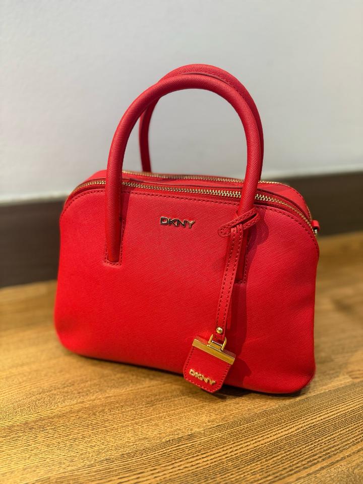 DKNY