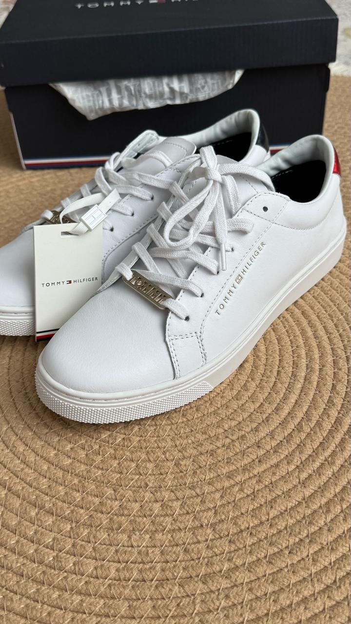 Tommy Hilfiger