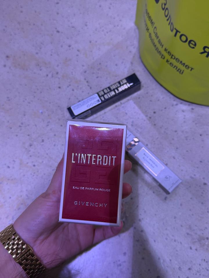 civenchy GIVENCHY  l’interdit eau de parfum rouge