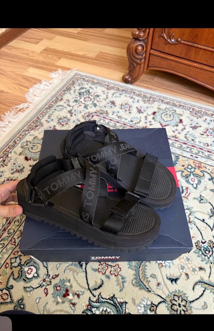 Tommy Hilfiger