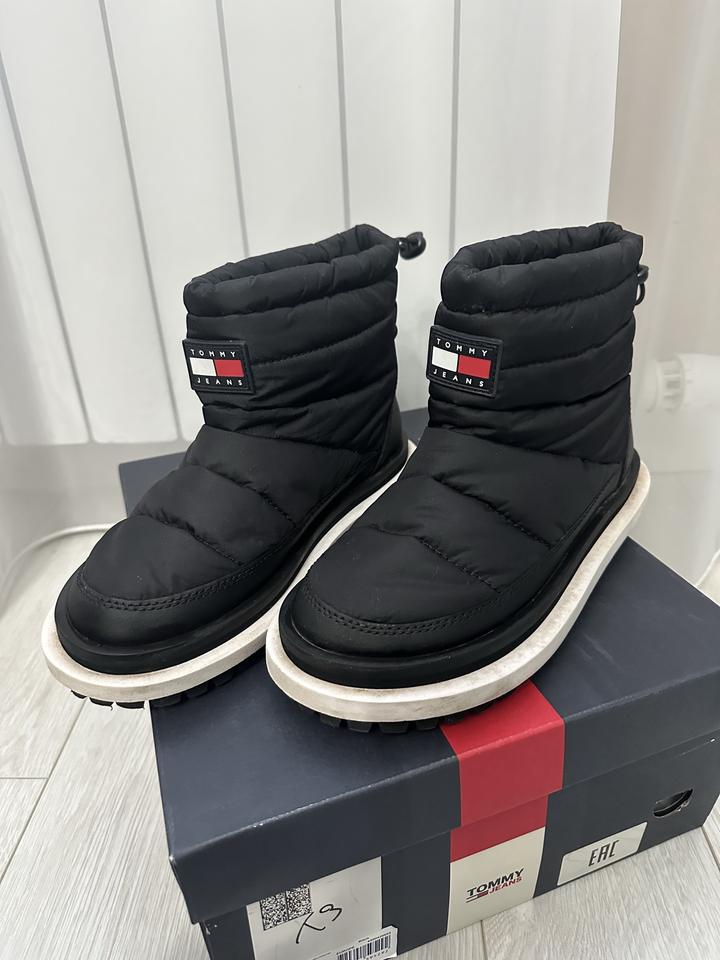 Tommy Hilfiger