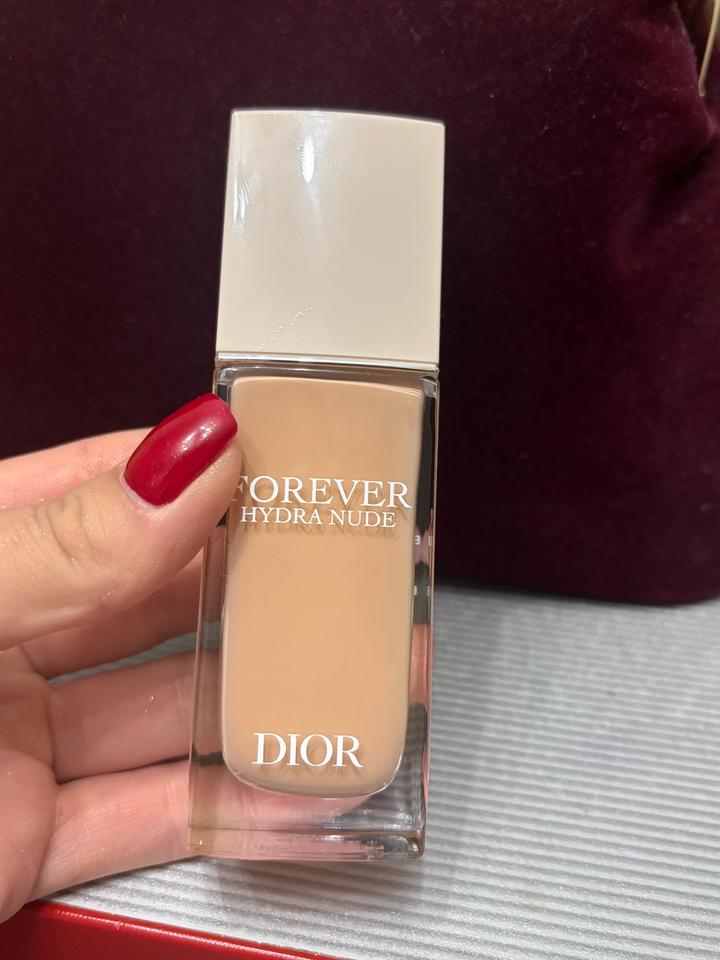 Тональный крем Dior Forever Hydra Nude