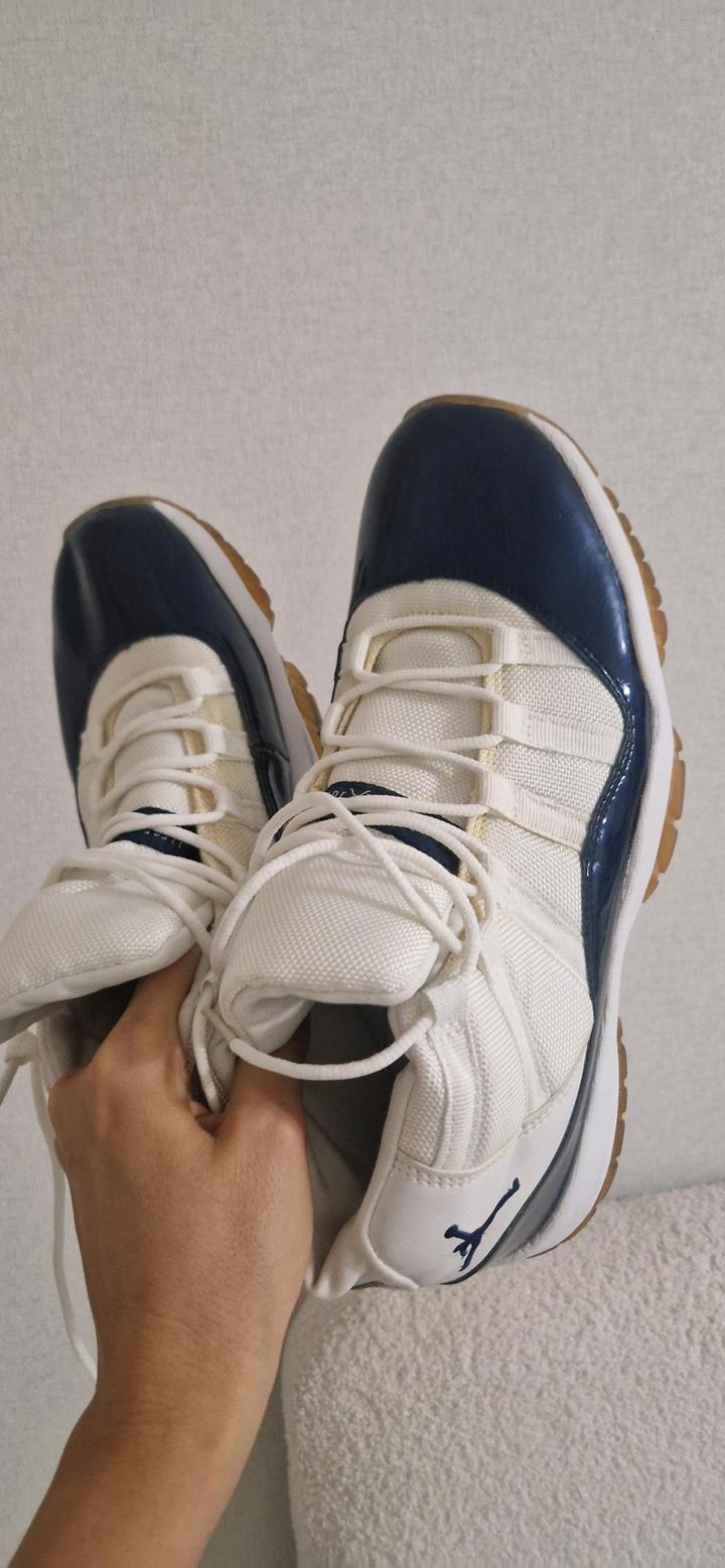 Мужские баскетбольные кроссовки Air Jordan 11, 44 размер