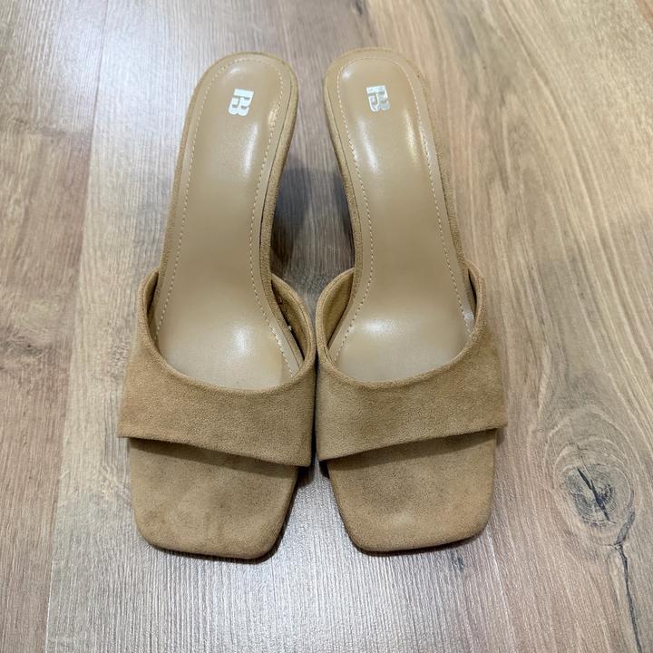Шлепанцы на каблуке Bershka