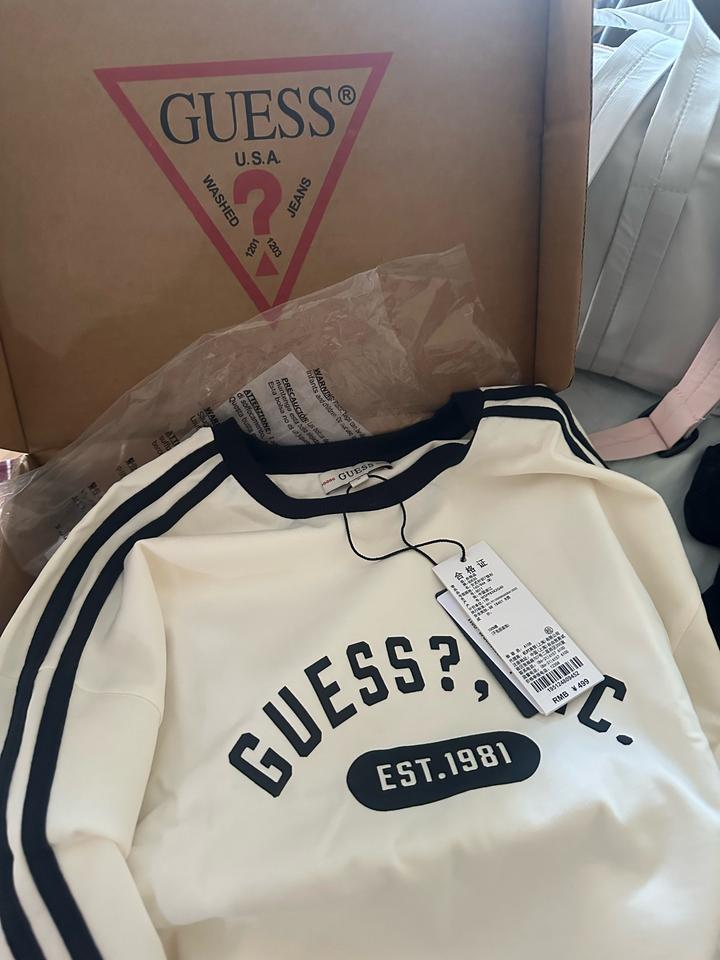 Футболка Guess