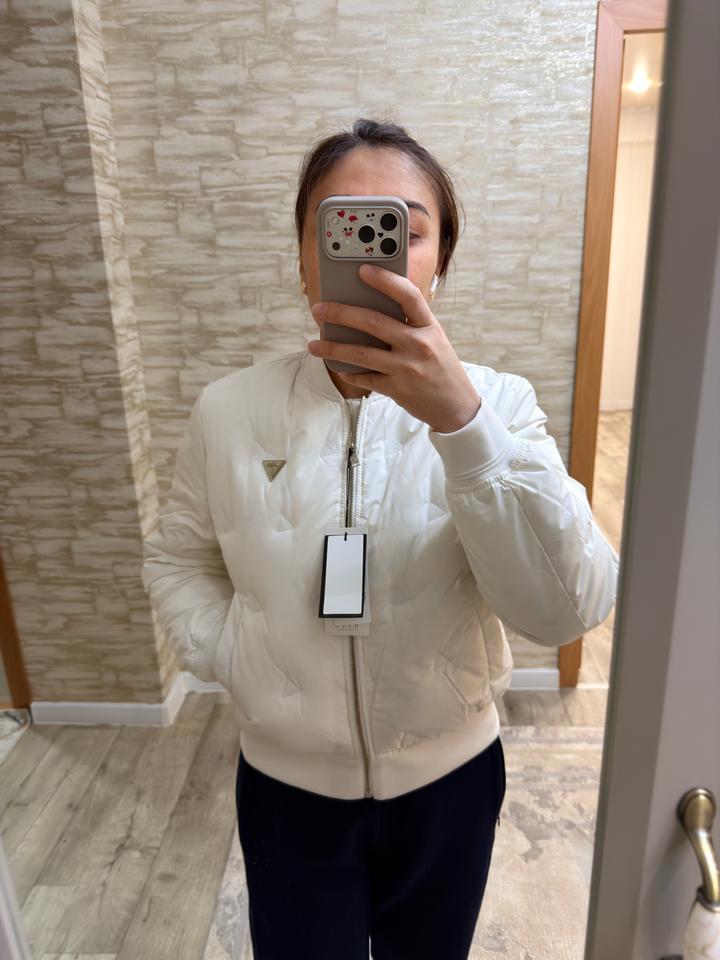 Бомбер Guess