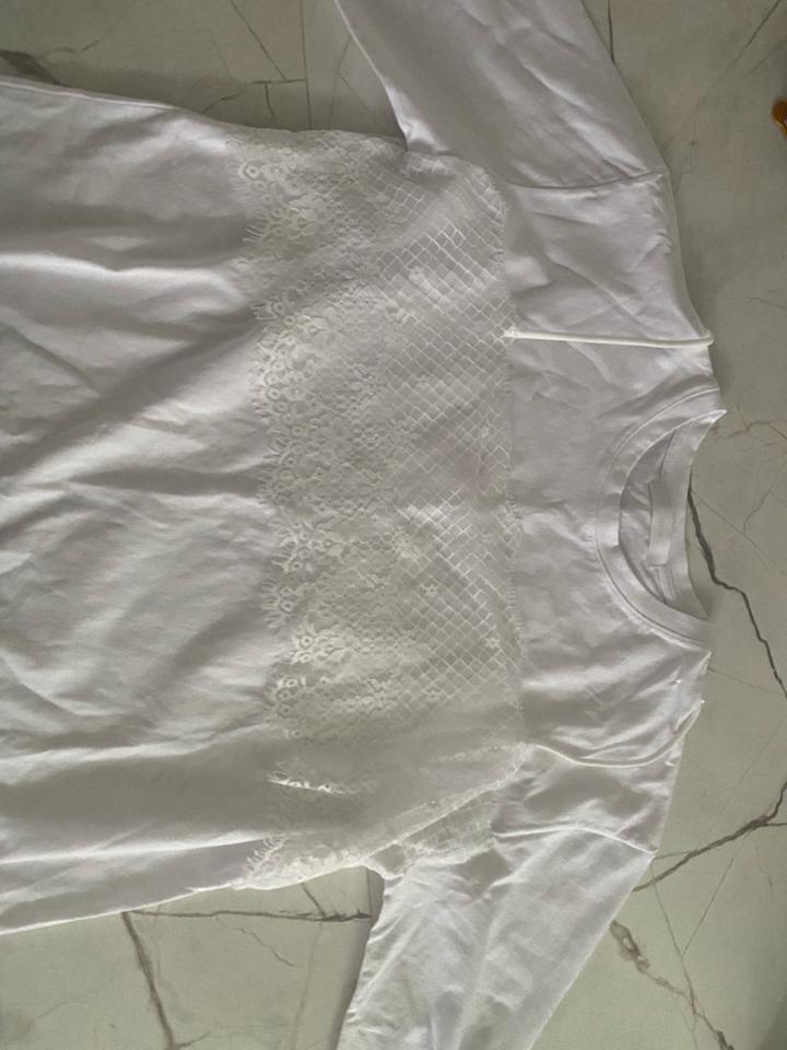 Белый лонгслив uniqlo