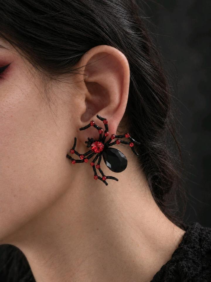 Серьги-пауки с красными стразами 🕷️