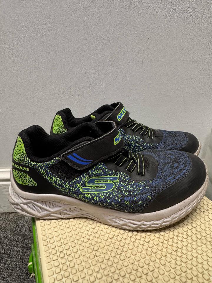Skechers