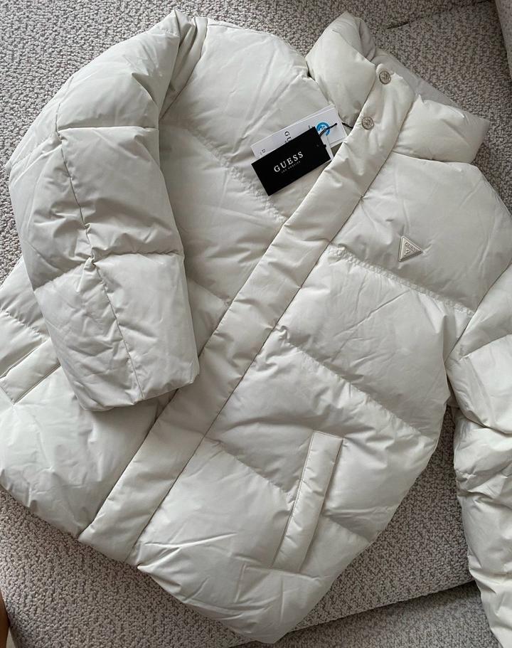 Пуховик Guess