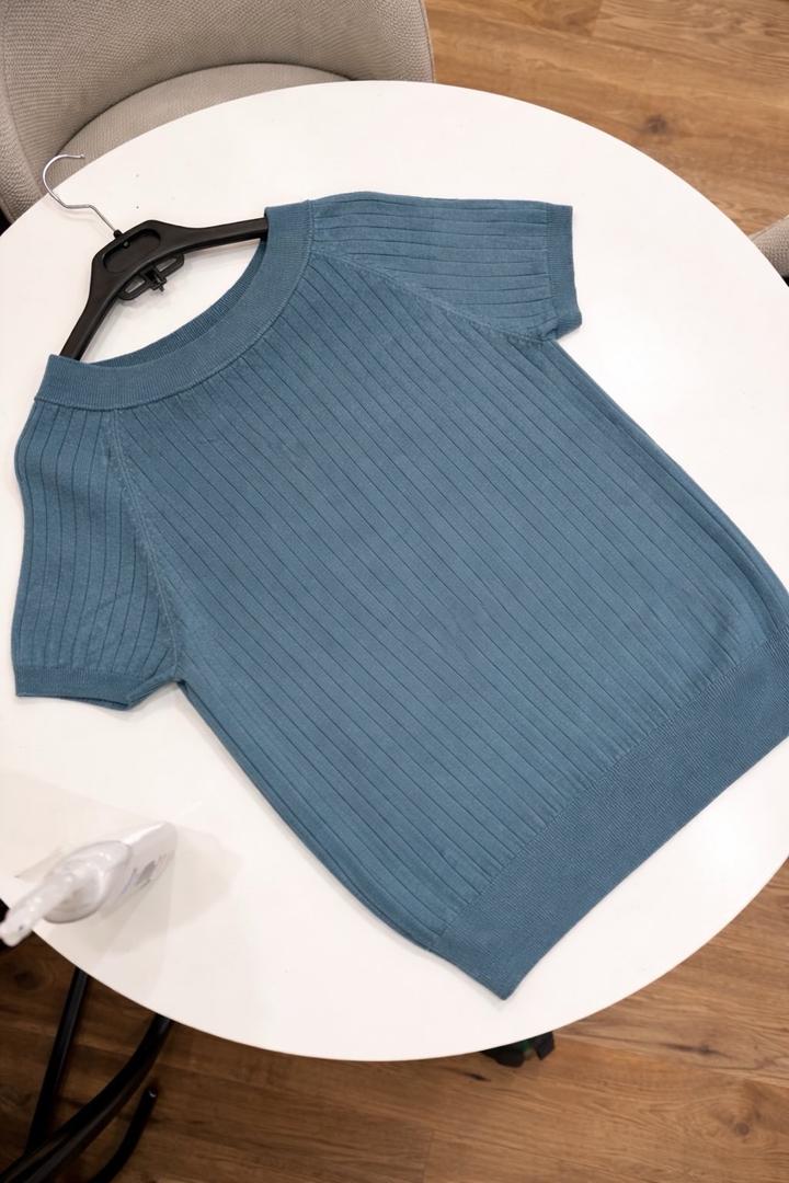 Футболка Uniqlo 2023