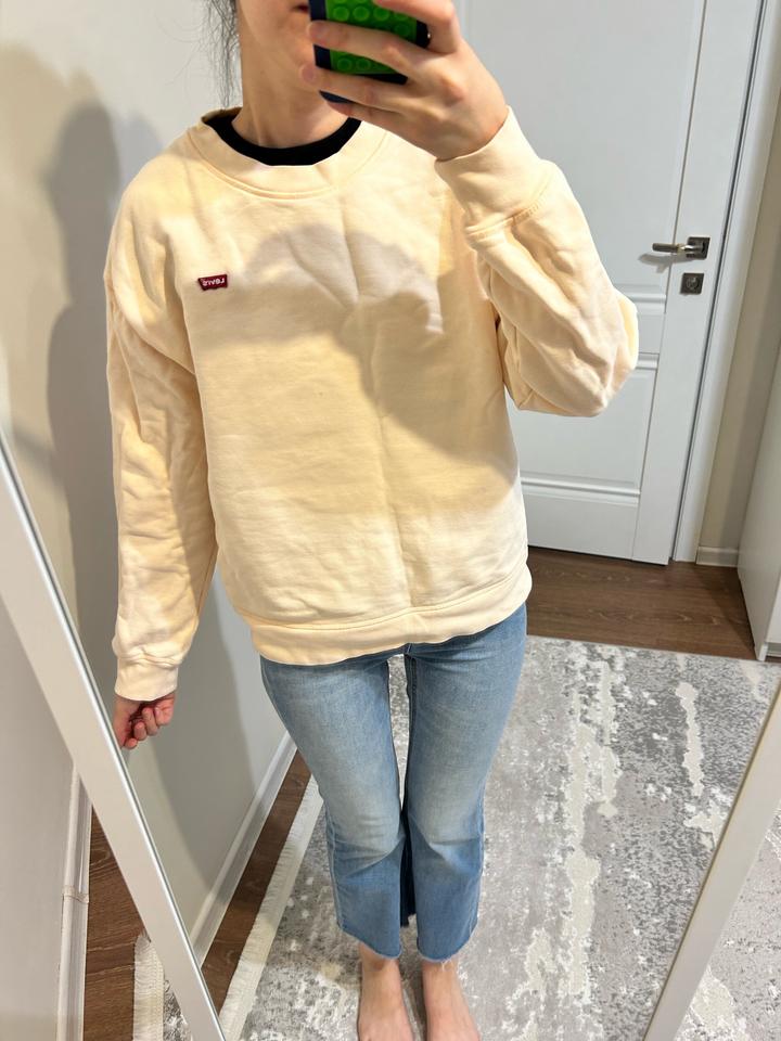 Levi's