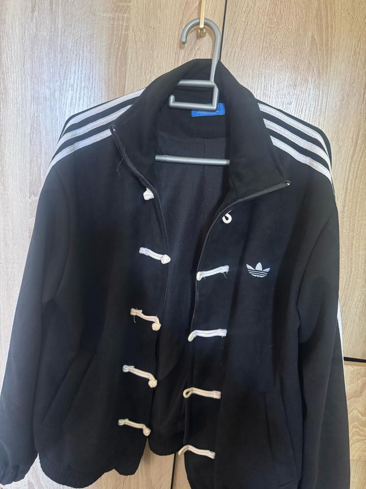 Толстовка adidas