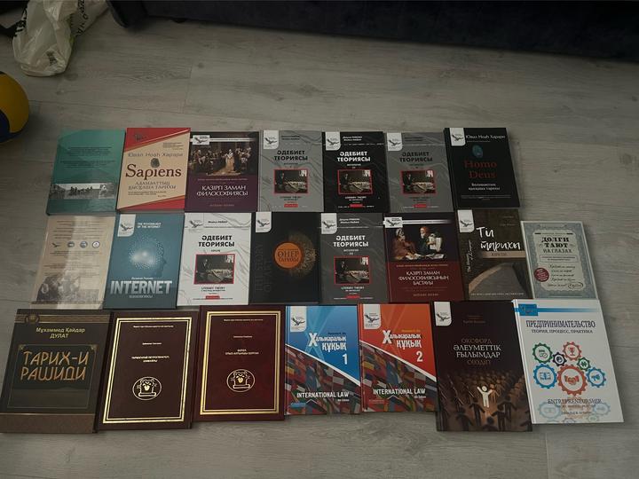 Книги стояли 10к+