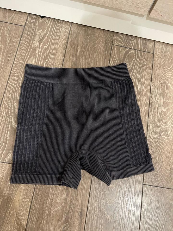 Укороченные леггинсы от Bershka