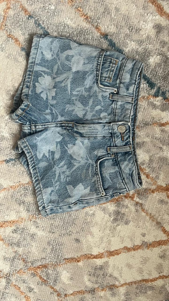 Шорты Zara