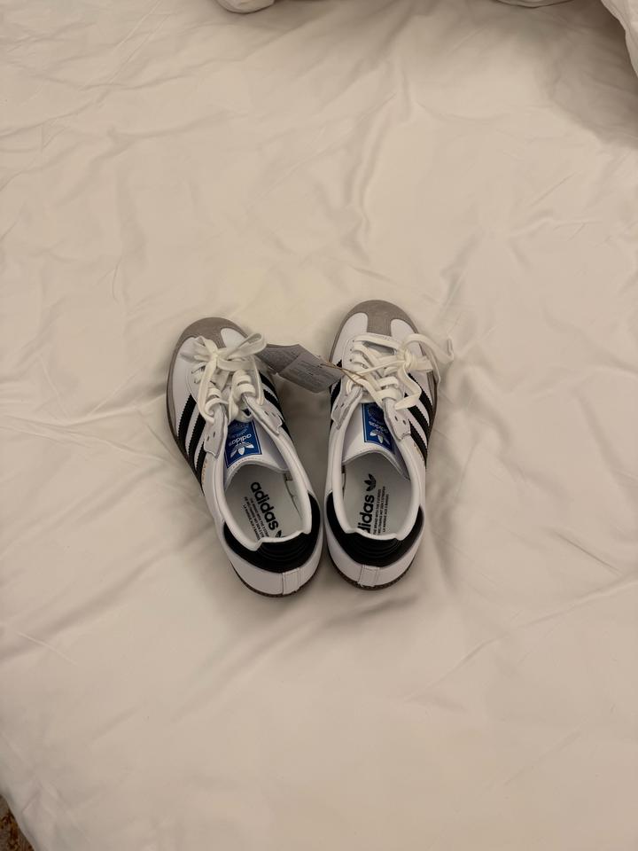 Кроссовки adidas