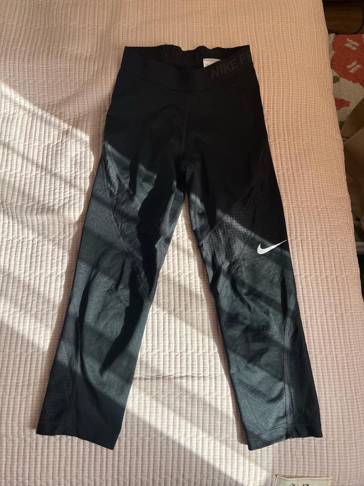 Спортивные леггинсы Nike Pro