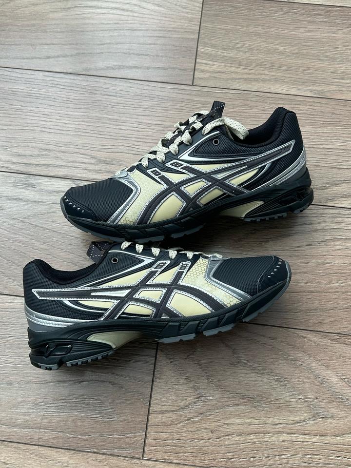 ASICS