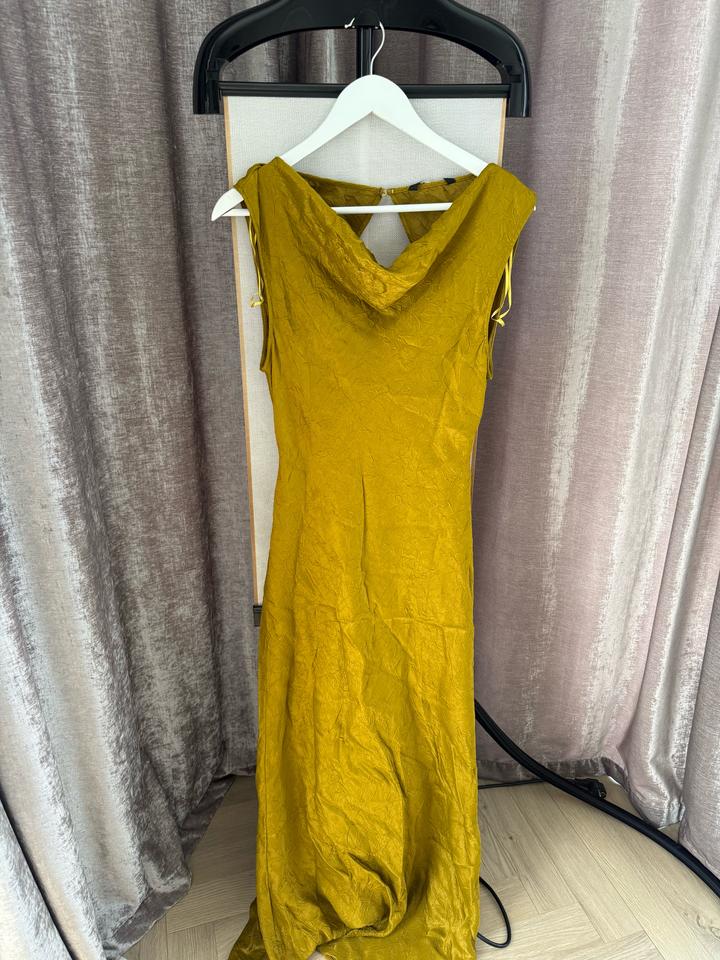Платье Zara