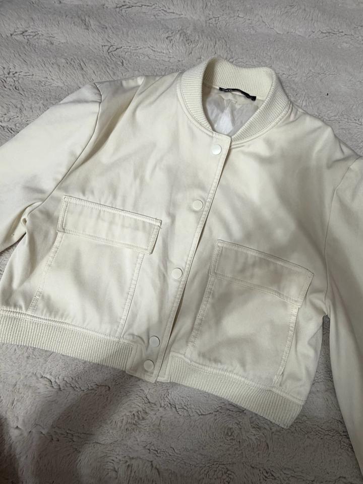 Бомбер ZARA