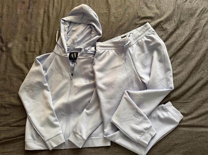 Женский костюм Armani Exchange