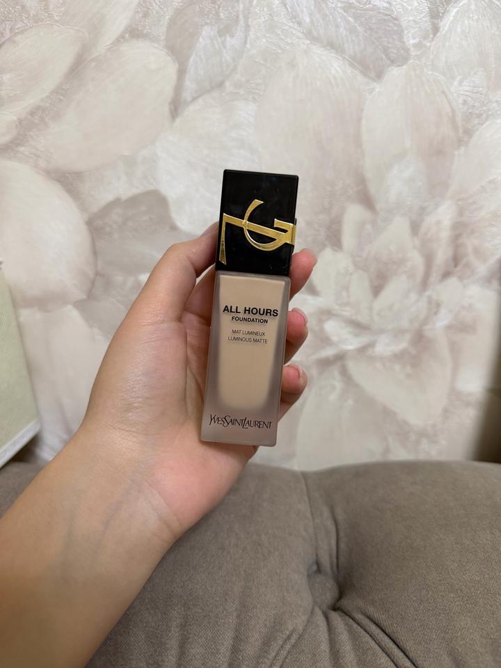 Yves Saint Laurent All Hours Foundation