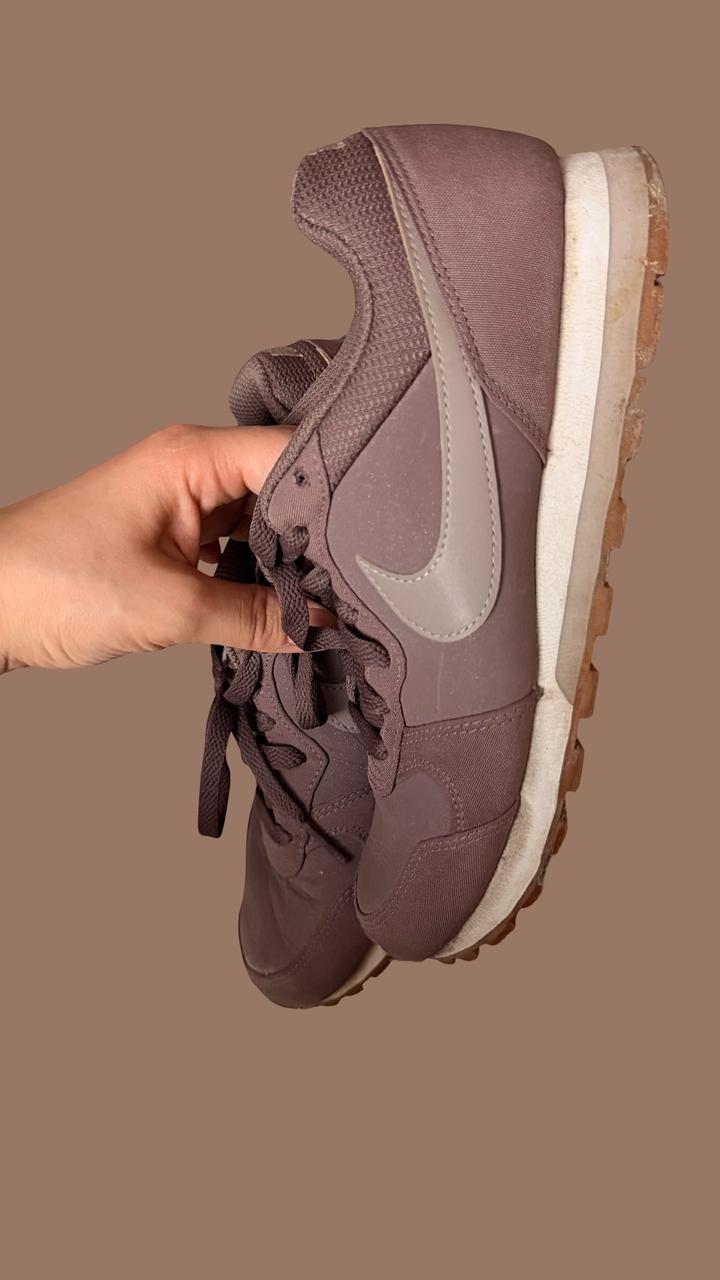 Кроссовки Nike