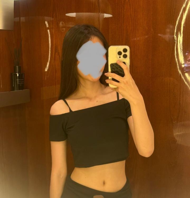Stradivarius Укороченный топ с открытыми плечами