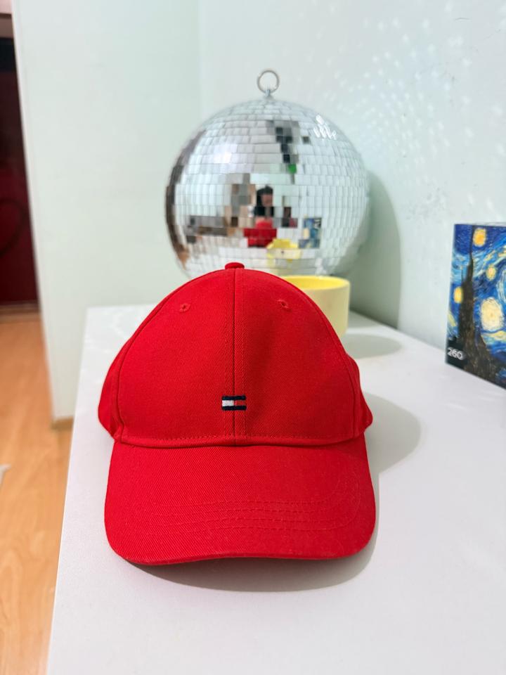 Tommy Hilfiger